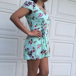 ⭐️DONATING 6/29/18 ⭐️A&F romper